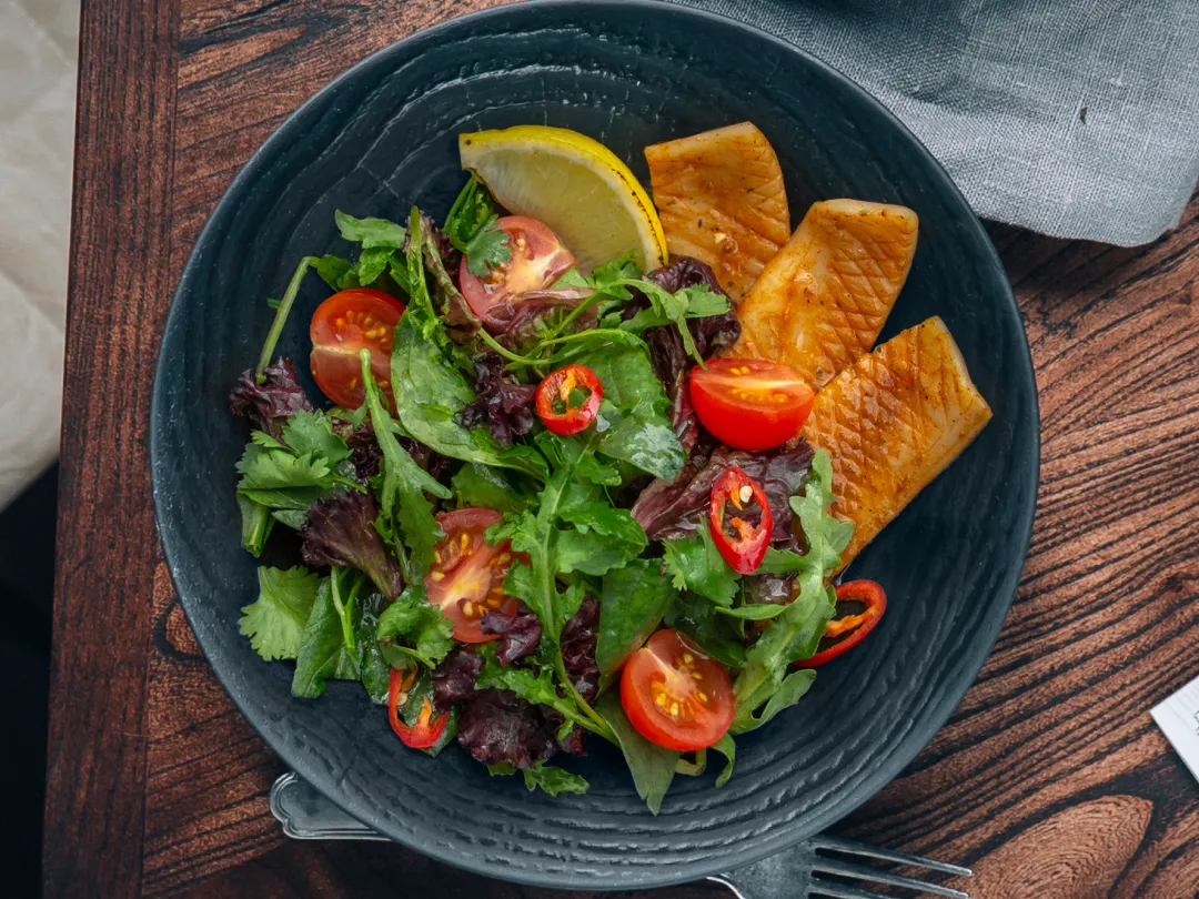 Салат с кальмаром