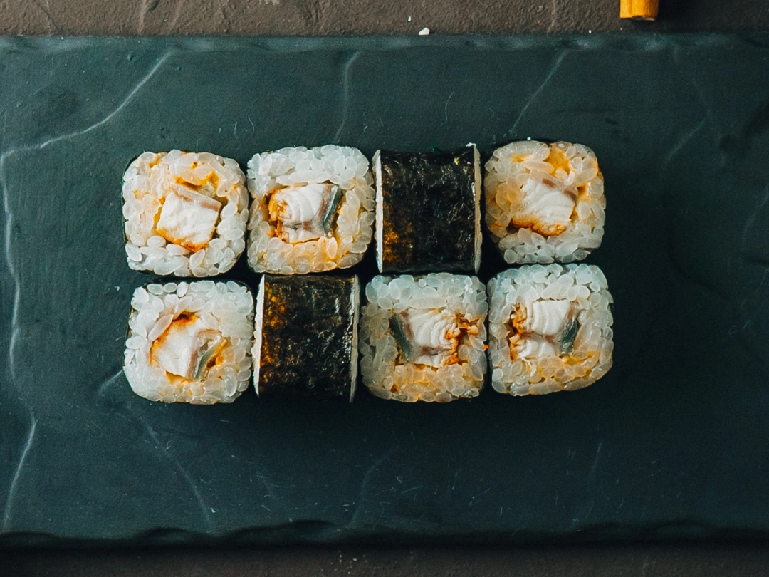 Острый с угрем