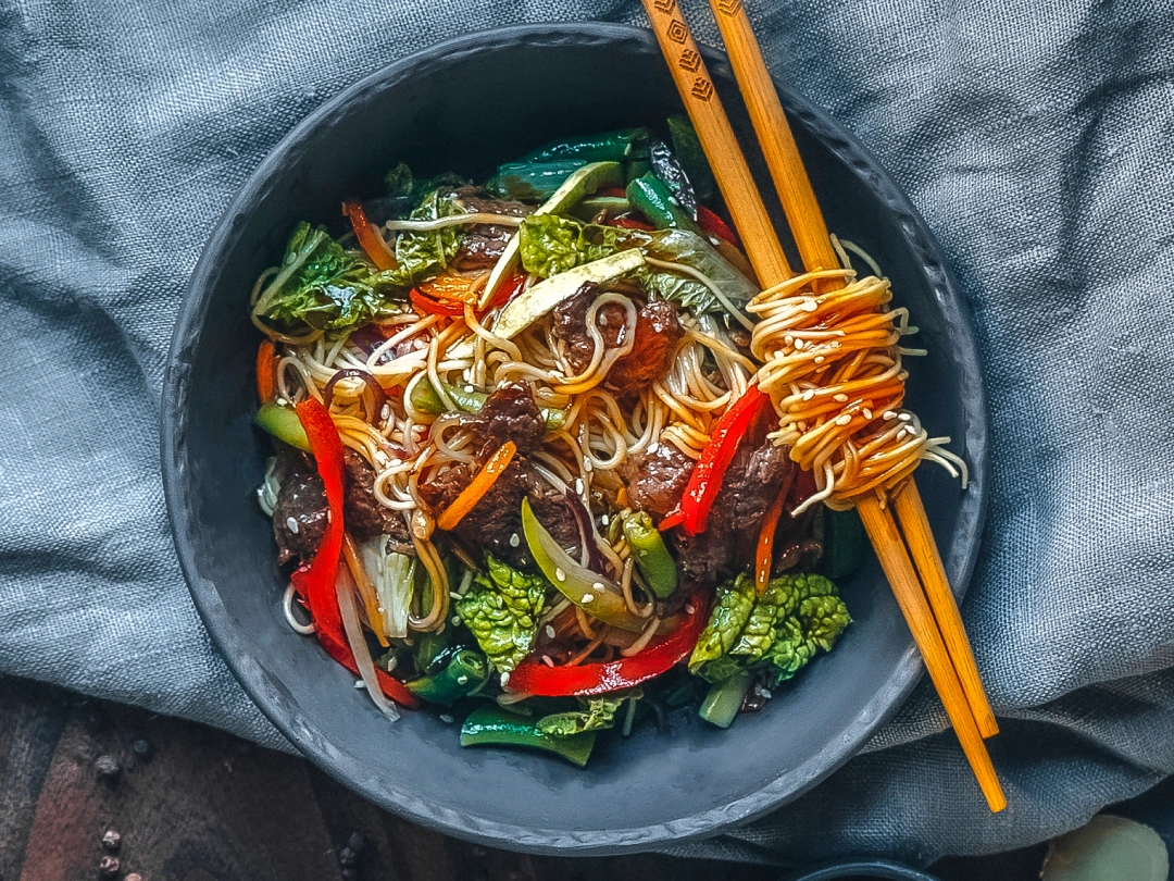 №2 Яичная лапша с говядиной