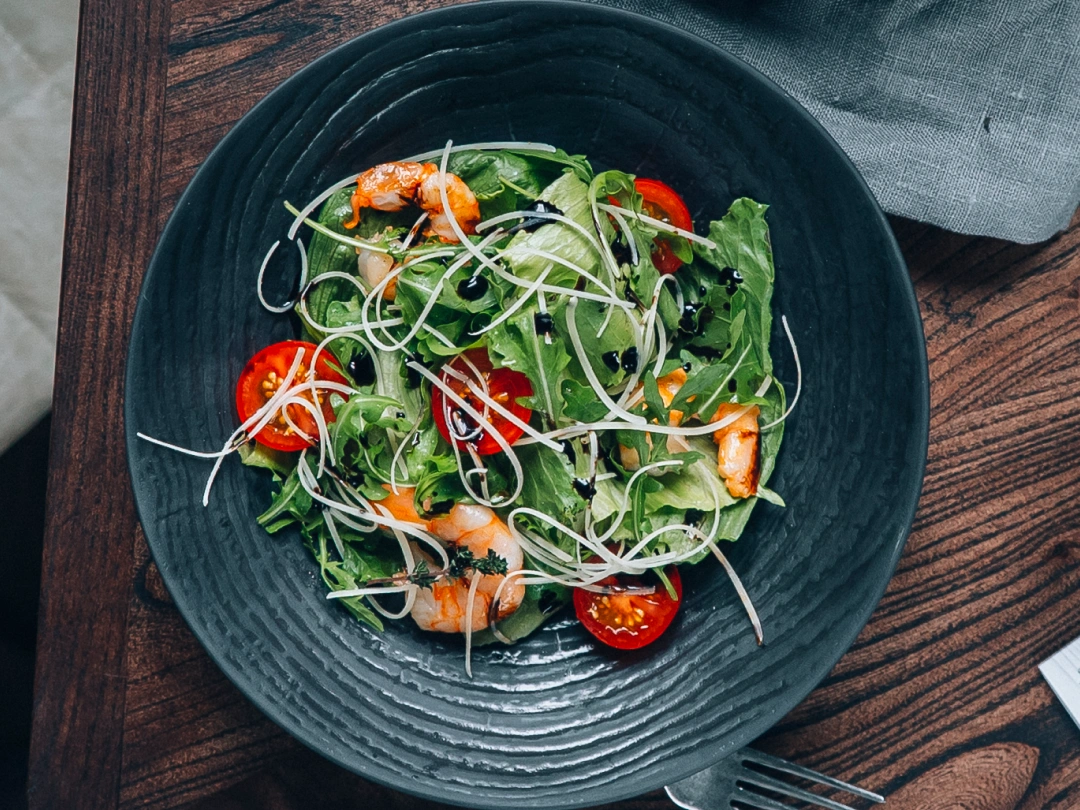 С руколой и креветками