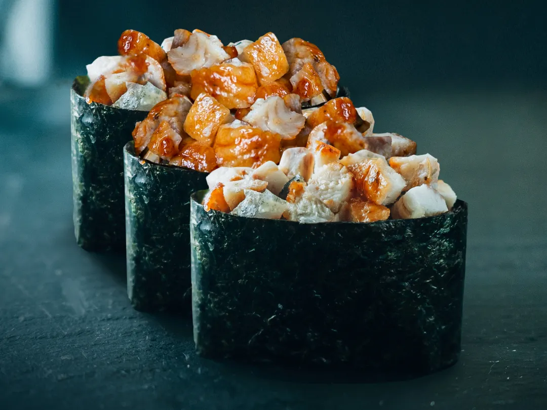 Гункан с угрем 3 шт